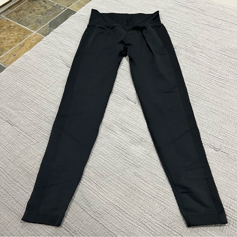 Women’s Show off the booty leggings size large - Picture 2 of 5